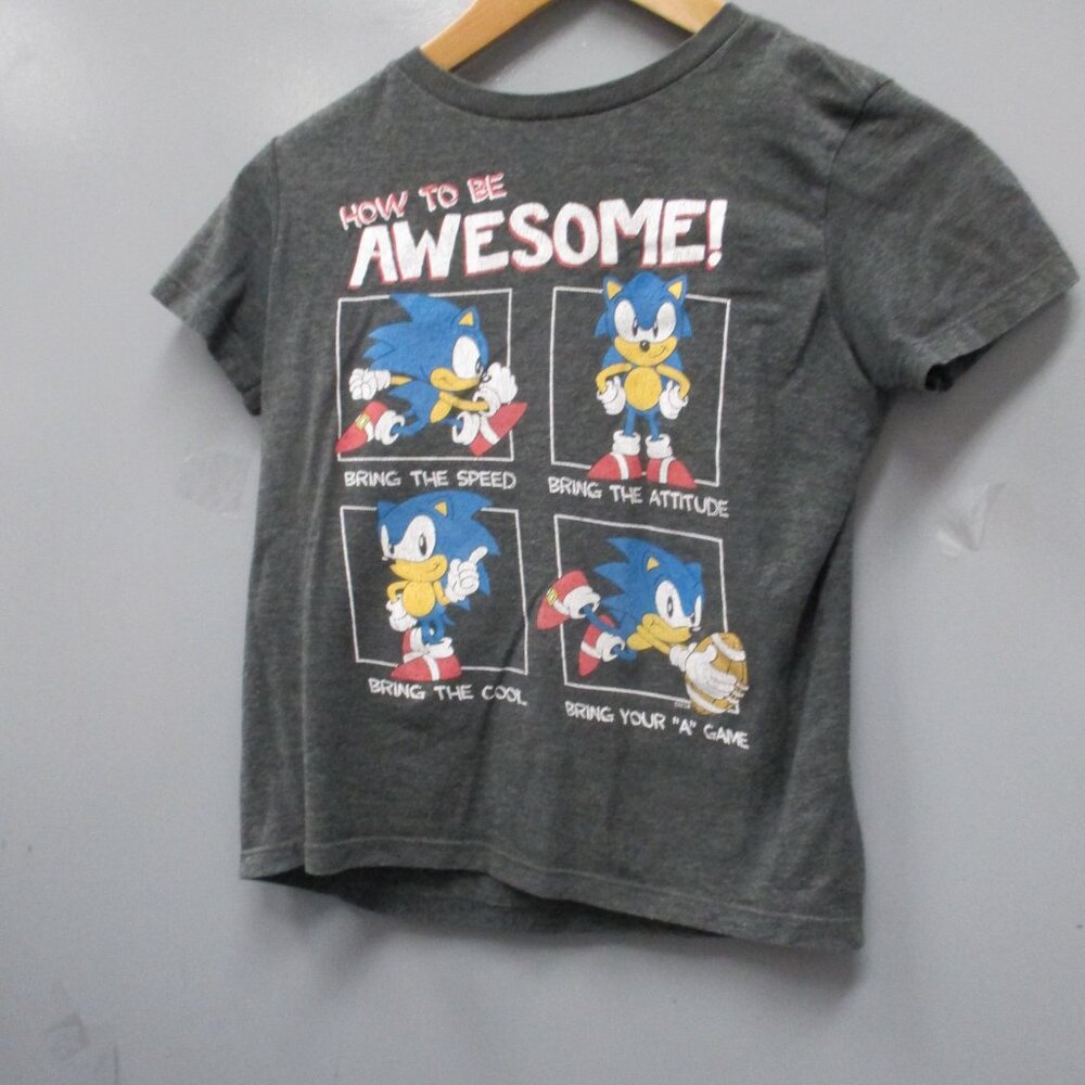Old Navy Kids T-Shirt Size S (6 - 7) Dark Grey With " How to be Awesome" Print